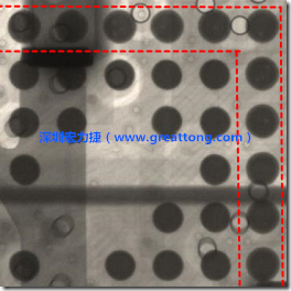 BGA錫球尺寸小于0.4mm，采用降低BGA內圍襲球的錫膏量所得到X-Ray，稍微留意一下可以發現最外圈的錫量(圓的直徑)比其他內圍的錫球上的錫量來得多一點點。也就是外圈的黑色圓形直徑比內圈的圓形來得大一點點。