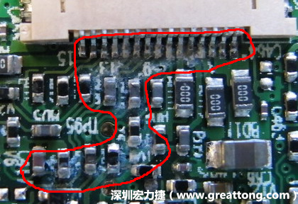 電路板疑似腐蝕氧化，懷疑電流異常過熱造成