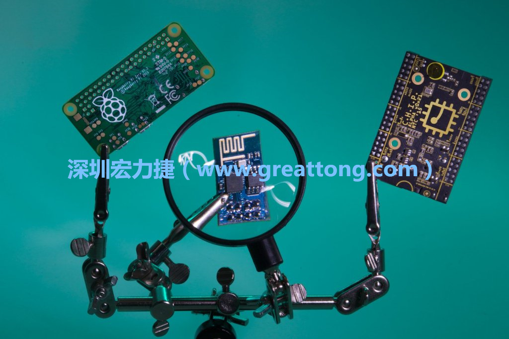 A Raspberry Pi Zero、ESP8266和CHIP。