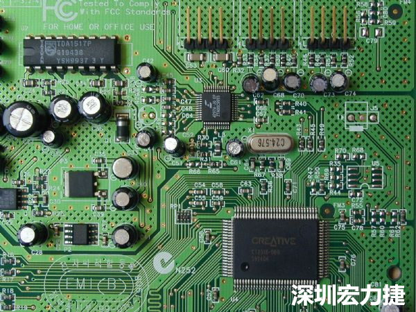 針對PCB區塊產生的EMI干擾問題，可使用EMI改善對策元件重點改善。