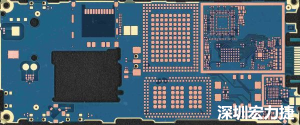 手機可用的PCB空間相當小，而1片式的設計是節省成本的作法，如何做到區隔不同子系統、降低雜訊干擾，是設計關鍵。