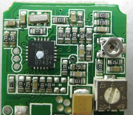 PCBA加工IC元件主要分為DIP及SMD兩大類，DIP 插件的IC，SMD (Surface Mount Device) 表面貼裝元件。